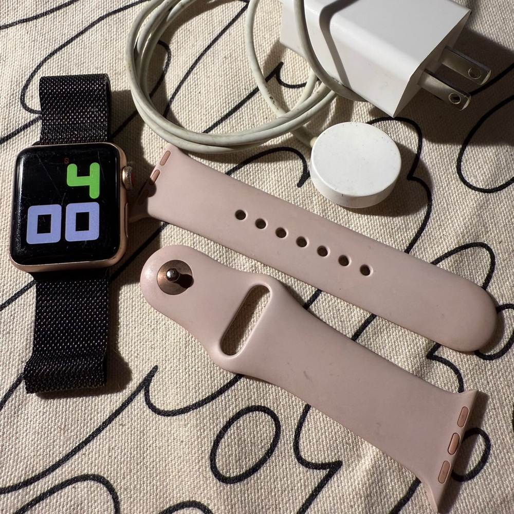 Apple Watch 38mm 3 GPS + Cellular Black Milanese Loop Band Pink Sports Charger